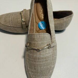 New Rachel Zoe size 7.5 light beige loafers